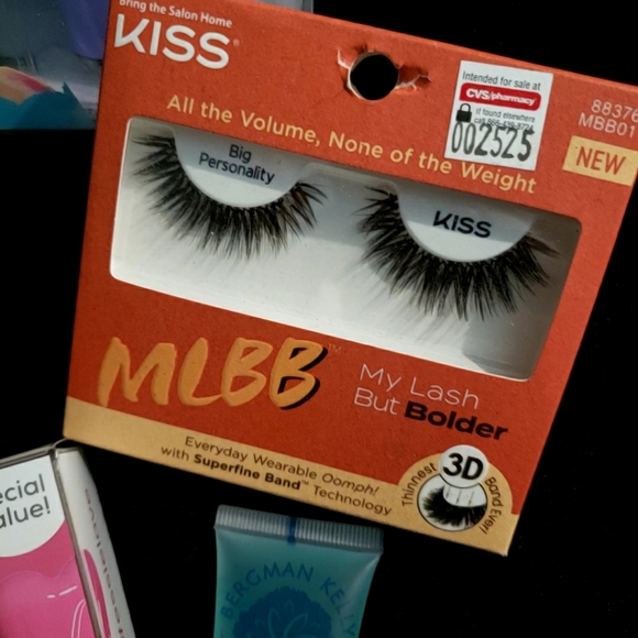 Sold"Nwt's LADIES JUMBO BEAUTY BUNDLE | RETAIL VALUE~ $200 | Huge Savings!!!! - Picture 10 of 12